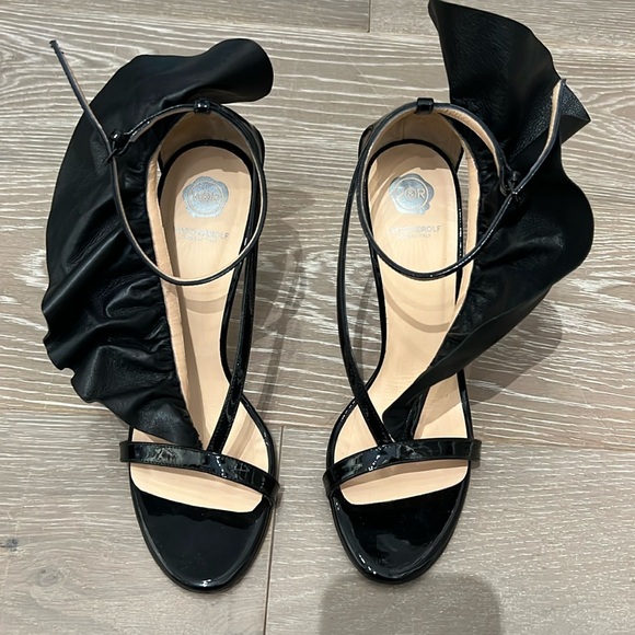 Viktor and Rolf patent leather sandal, 4 inch heel, size 40 - Picture 1 of 7